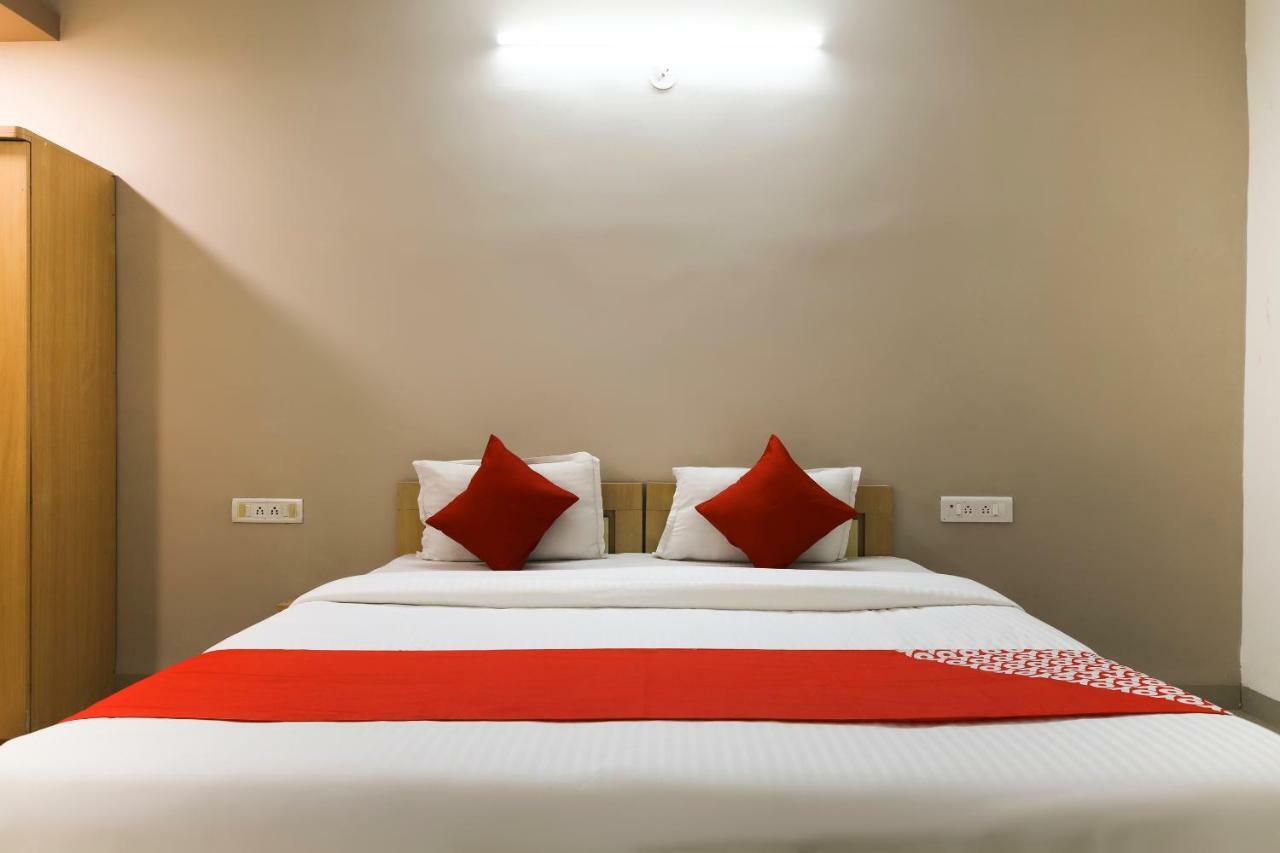 Oyo 43851 Hotel Virasat Mandu Exterior photo