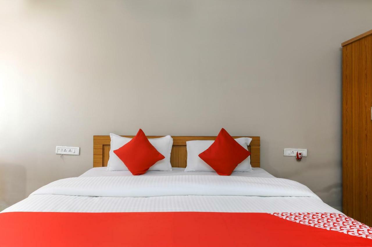 Oyo 43851 Hotel Virasat Mandu Exterior photo